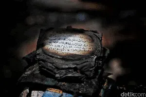 Yang Tersisa dari Kebakaran Kali Pasir Cikini Yang Tersisa dari Kebakaran Kali Pasir Cikini