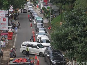 Akhir Pekan, Antrean Kendaraan Terlihat di Kawasan Wisata Lembang