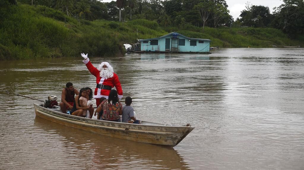 Nggak Biasa! Ini Kendaraan yang Dipakai Santa Klaus di Amazon