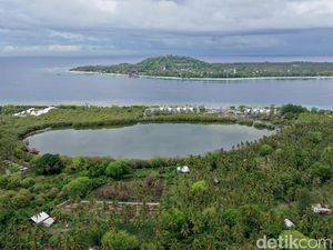 Pernah Tahu Ada Danau Air Asin? Nih, Ada di Gili Meno Pernah Tahu Ada Danau Air Asin? Nih, Ada di Gili Meno