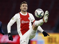 Wow! Kapten Ajax Ini Pecahkan Rekor Lionel Messi