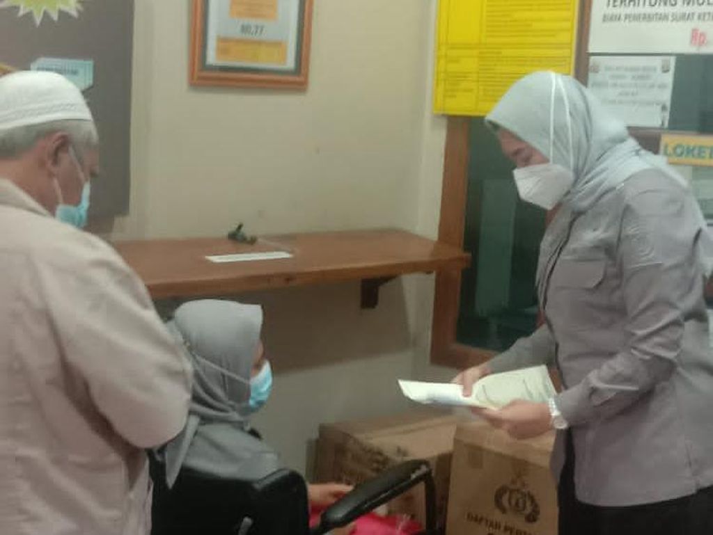 Polres Jakbar Beri Kemudahan Layanan SKCK bagi Penyandang Disabilitas Polres Jakbar Beri Kemudahan Layanan SKCK bagi Penyandang Disabilitas