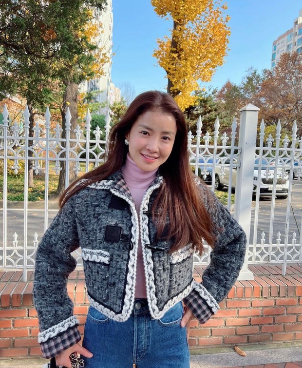 Lee Si Young menulis surat terbuka di media sosial. Dirinya mengumumkan bahwa tengah hamil dan sedang merencanakan pernikahan.