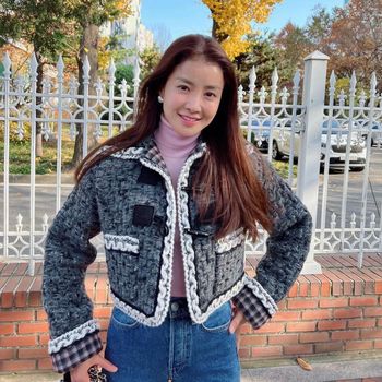 Lee Si Young menulis surat terbuka di media sosial. Dirinya mengumumkan bahwa tengah hamil dan sedang merencanakan pernikahan.