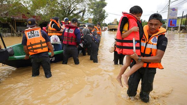 Malaysia Dikepung Banjir, Ribuan Warga Mengungsi