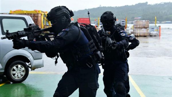 Melihat Latihan Pasukan Denjaka Lumpuhkan Aksi Teror di Matak