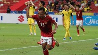 Bermain di National Stadium, Minggu (19/12/2021) malam WIB, Indonesia mampu comeback usai Malaysia lebih dahulu mencetak gol di menit ke-13 lewat tendangan Kogeliswaran Raj. Gol penyama kedudukan Indonesia hadir pada menit ke-36. Umpan dari Witan Sulaeman diselesaikan oleh Irfan Jaya. 
