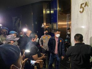 Razia Prokes Embassy Club: Kerumunan Dibubarkan, Sekuriti Diamankan Razia Prokes Embassy Club: Kerumunan Dibubarkan, Sekuriti Diamankan