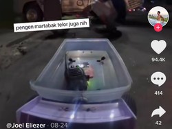 Pria Ini Hobi Jajan Soto hingga Starbucks Pakai Mobil Remote Control