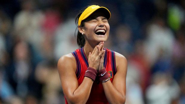 Sep 9, 2021; Flushing, NY, USA; Emma Raducanu of Great Britain celebrates after match point against Maria Sakkari of Greece (not pictured) on day eleven of the 2021 U.S. Open tennis tournament at USTA Billie Jean King National Tennis Center. Mandatory Credit: Danielle Parhizkaran-USA TODAY Sports/File Photo     TPX IMAGES OF THE DAY SEARCH 