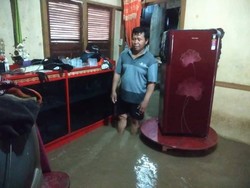 70 Rumah di Sungai Penuh Jambi Terendam Banjir, Sudah 4 Hari Tak Surut