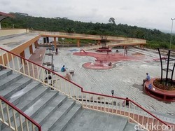 Melihat Progres Pembangunan Alun-alun Pangandaran di Puncak Bukit