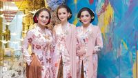 Adu Gaya Ashanty dan Krisdayanti Berkebaya di Syukuran 7 Bulanan Aurel