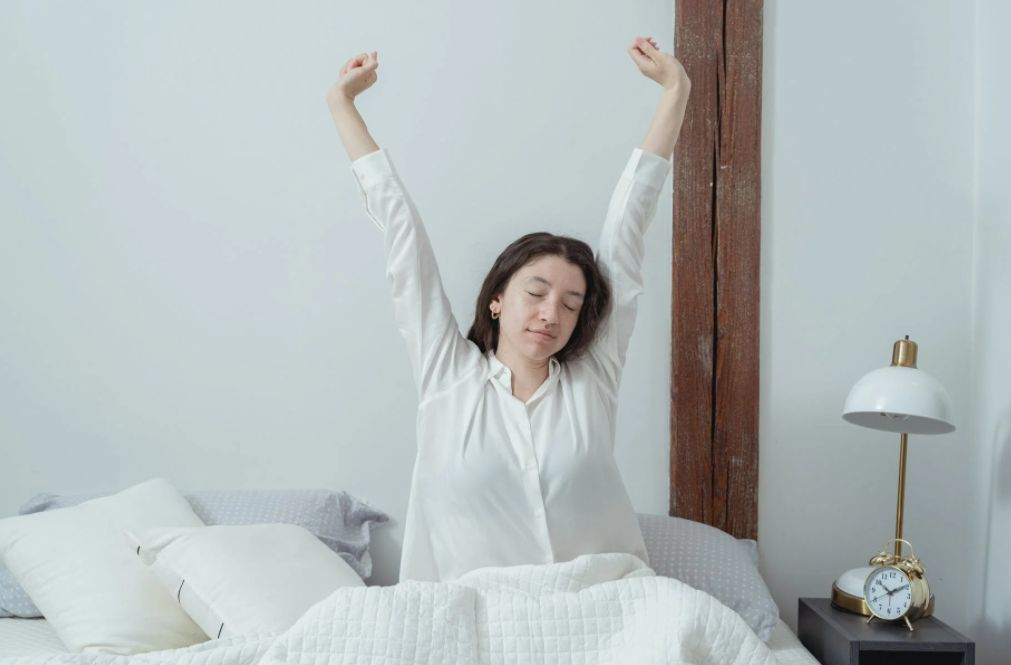 Bangun Lebih Awal dan Merapihkan Tempat Tidur