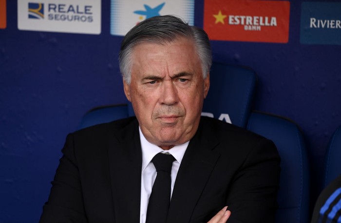 BARCELONA, SPAIN - OCTOBER 03: Carlo Ancelotti, Head Coach of Real Madrid looks on prior to the La Liga Santander match between RCD Espanyol and Real Madrid CF at RCDE Stadium on October 03, 2021 in Barcelona, Spain. (Photo by David Ramos/Getty Images)