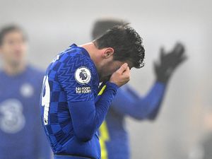 Masalah Chelsea: Oper, Oper, Oper, Nggak Gol