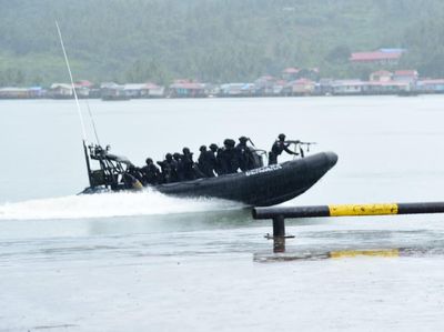 Potret Pasukan Elite TNI AL Simulasi Bebaskan Sandera Teroris di Kepri