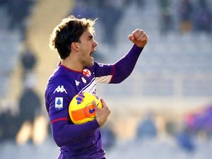 Dusan Vlahovic Lagi On Fire, Siapa Mau Rekrut?