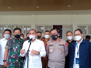 Gubsu Kirim Bantuan ke Korban Banjir Madina: Sembako, Nggak Mungkin Kulkas