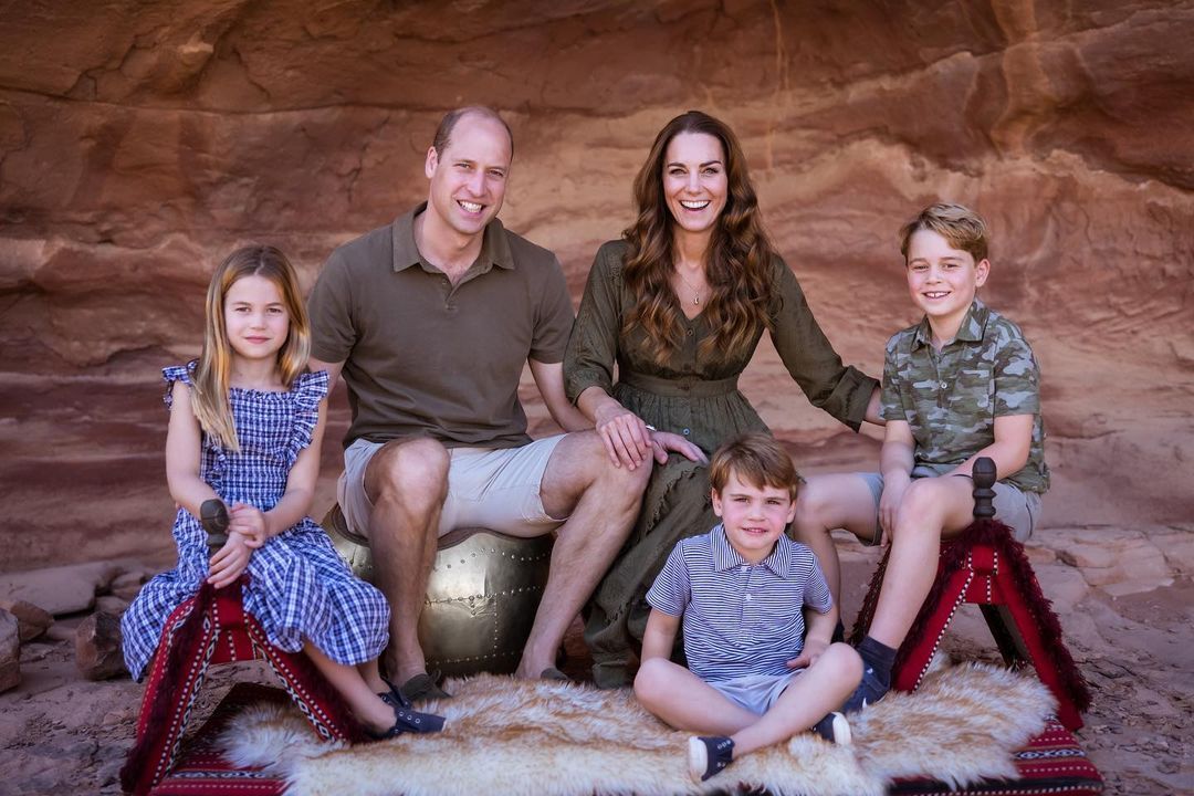 Foto Natal Pangeran William dan Kate Middleton serta ketiga anak