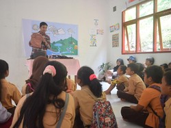 Sosok Ikrom, Peraih Beasiswa LPDP yang Giatkan Pendidikan Mitigasi Bencana