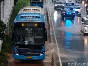 Awal Mula Copet Bawa Sajam Dipergoki hingga Lukai Penumpang TransJ