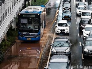 Anggaran Perbaikan Jalur TransJakarta Tahun 2022 Membengkak Jadi Rp 57,5 M