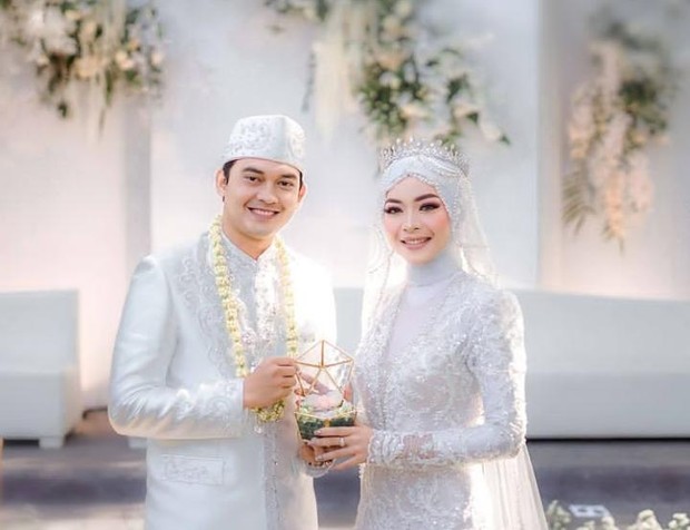 Jalani Ta'aruf, kisah cinta Ikbal Fauzi dan sang istri sukses bikin baper netizen/Foto: instagram.com/ikbalfauzi_