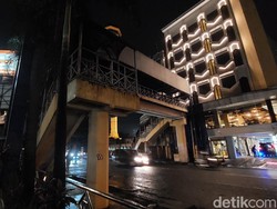 Tak Berfungsi Optimal, JPO di Jalan Asia Afrika Bandung DIbongkar