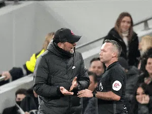 Foto: Momen Klopp Ngomel ke Wasit Tierney
