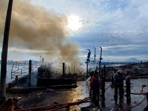 Kapal Motor Muat Solar Ludes Terbakar di Probolinggo, Kerugian Capai Miliaran Rupiah