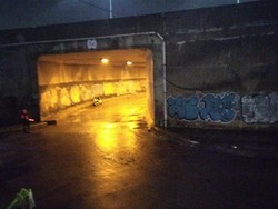 Banjir di Kolong Tol JORR Meruya Utara Surut, Kini Bisa Dilintasi Kendaraan