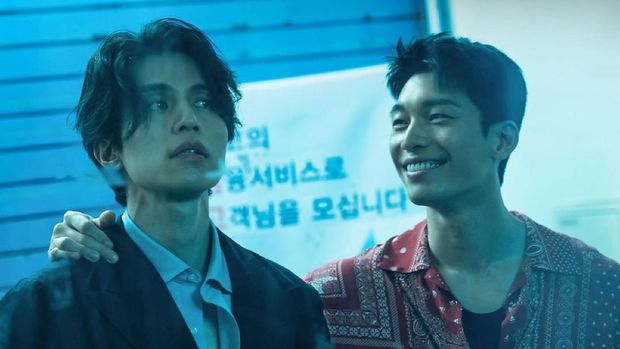 Lee Dong Wook dan Wi Ha Joon di drama Korea 'Bad and Crazy'