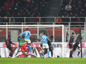Takluk 0-1 dari Napoli, AC Milan Melorot ke Posisi 3 Klasemen