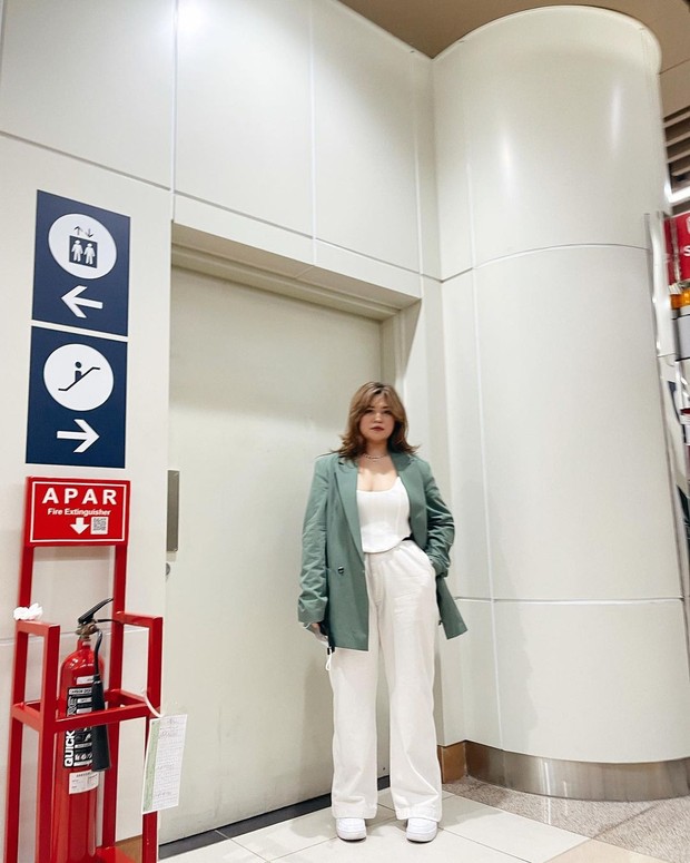 Oversized Blazer dan Wide Leg Trouser/Foto: instagram.com/@sarahayuh_