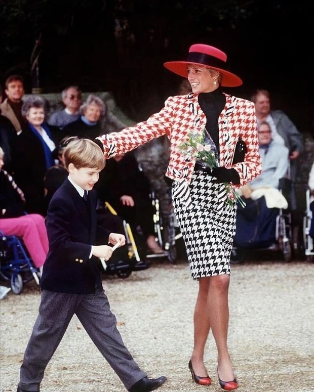 Penampilan Putri Diana dengan Busana Motif Houndstooth