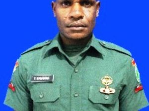 TNI Sebar Foto Prada Yotam yang Kabur Bawa Senpi SS2V1, Ini Tampangnya