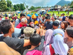 Kunjungi Korban Erupsi Semeru, Puan Wanti-wanti soal Gizi Pengungsi