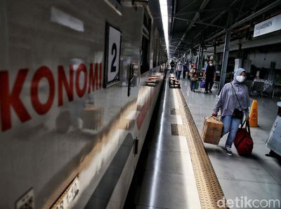 Ramainya Penumpang yang Berlibur Nataru Lebih Awal