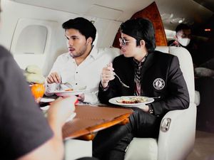 Thariq Halilintar Dikabarkan Dekat dengan Fuji, Intip Momennya Saat Makan Bareng