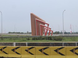 Masuk Tol Akses Bandara Kertajati Disambut Angklung