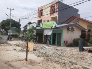 Warga di Pekanbaru Protes Usaha Rugi Gegara Proyek IPAL Tak Kunjung Tuntas