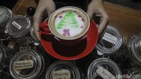 Yuk, Cobain Cappuccino Spesial Bergambar Tema Natal