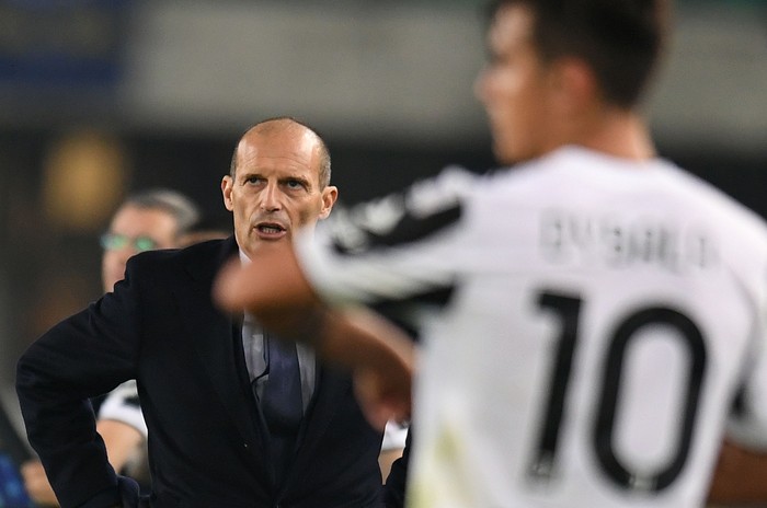 VERONA, ITALY - OCTOBER 30: Massimiliano Allegri head coach of Juventus  reacts during the Serie A match between Hellas and Juventus at Stadio Marcantonio Bentegodi on October 30, 2021 in Verona, Italy. (Photo by Alessandro Sabattini/Getty Images)