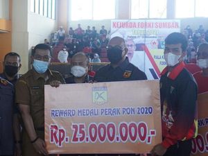 Andre Rosiade Buka Kejurda FORKI Sumbar dan Bagikan Bonus PON Papua Andre Rosiade Buka Kejurda FORKI Sumbar dan Bagikan Bonus PON Papua