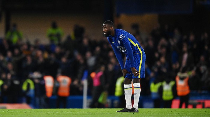 LONDON, ENGLAND - DECEMBER 16: Antonio Ruediger of Chelsea reacts after the Premier League match between Chelsea and Everton at Stamford Bridge on December 16, 2021 in London, England. (Photo by Clive Mason/Getty Images)