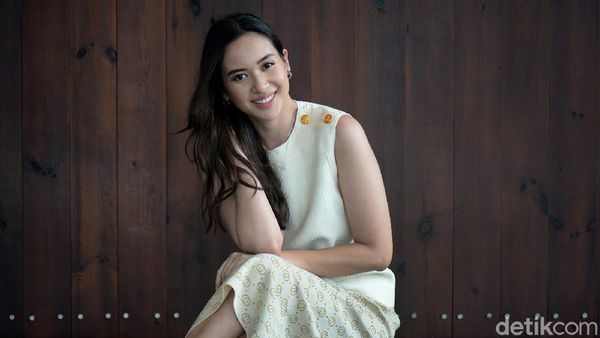 Elvira Devinamira, Sang Putri yang Hobi Berkuda