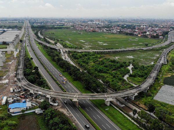 Foto Udara Gerbang Tol Gedebage yang Belum Juga Dibuka