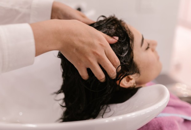 Jangan Keramas Terlalu Sering