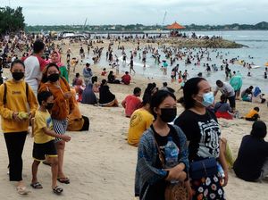 Wah! Wisatawan di Pantai Sanur Tumpah-ruah Jelang Nataru Wah! Wisatawan di Pantai Sanur Tumpah-ruah Jelang Nataru